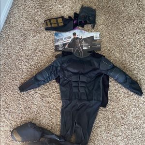 Superhero costume (small 4-6)